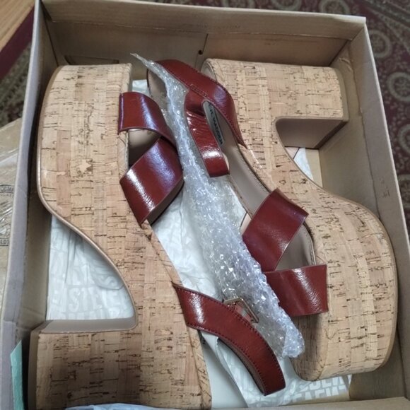 Steve Madden Brava Platform Sandal Red Suede w/Cork Size 11M - Picture 2 of 8